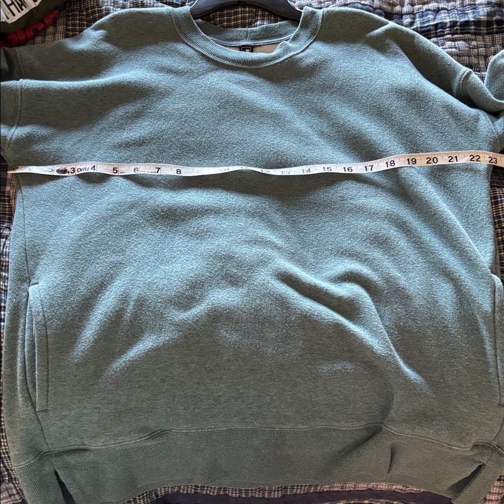 Green Sweater - Picture 7 of 7